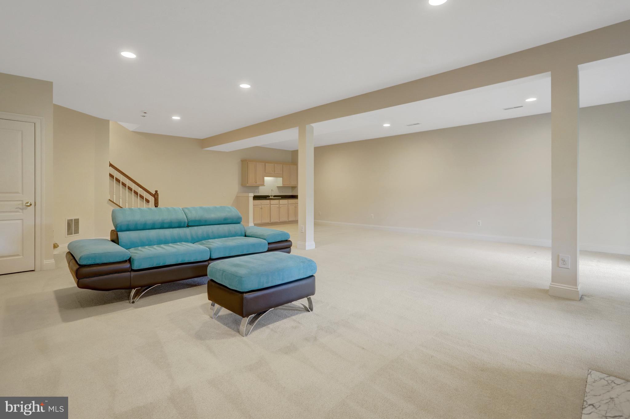 5252 WINTER VIEW DRIVE