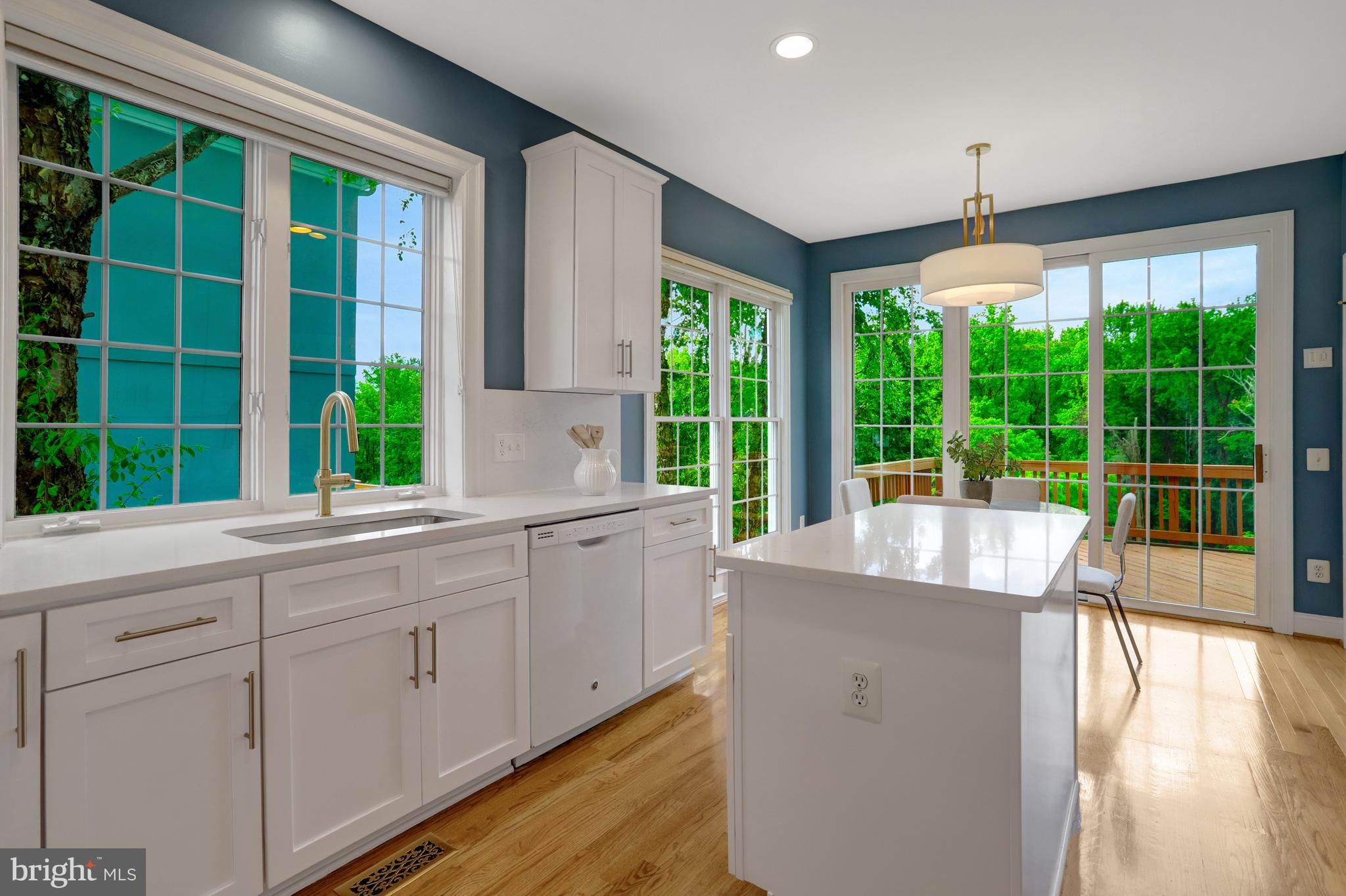 5252 WINTER VIEW DRIVE