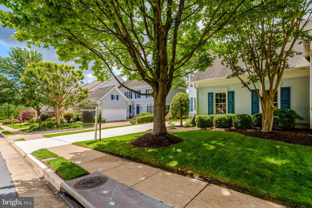 5252 WINTER VIEW DRIVE