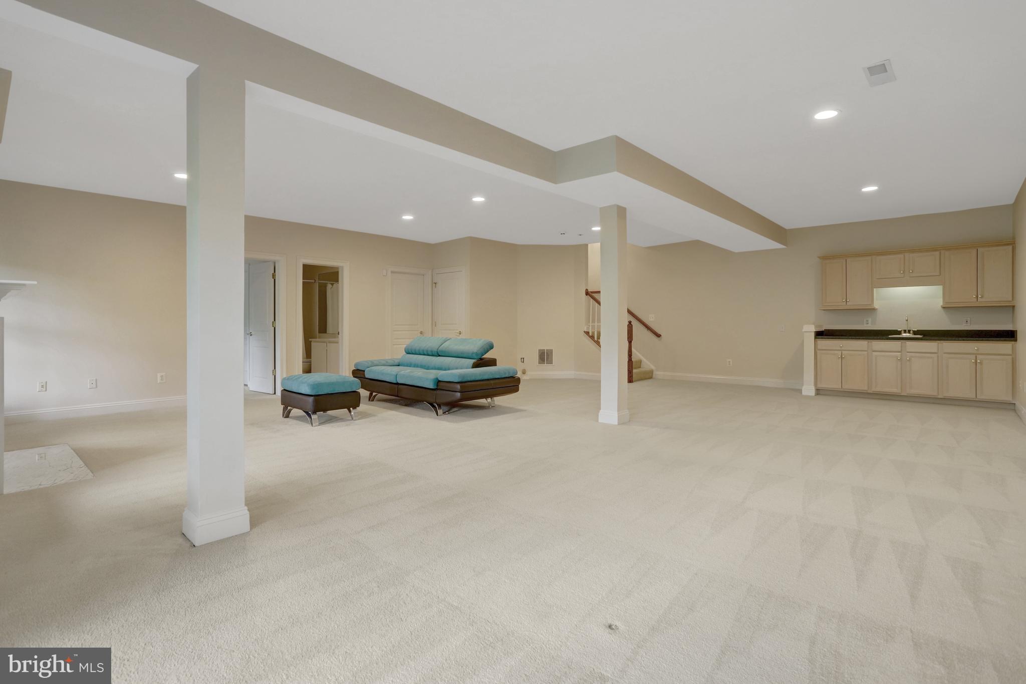 5252 WINTER VIEW DRIVE