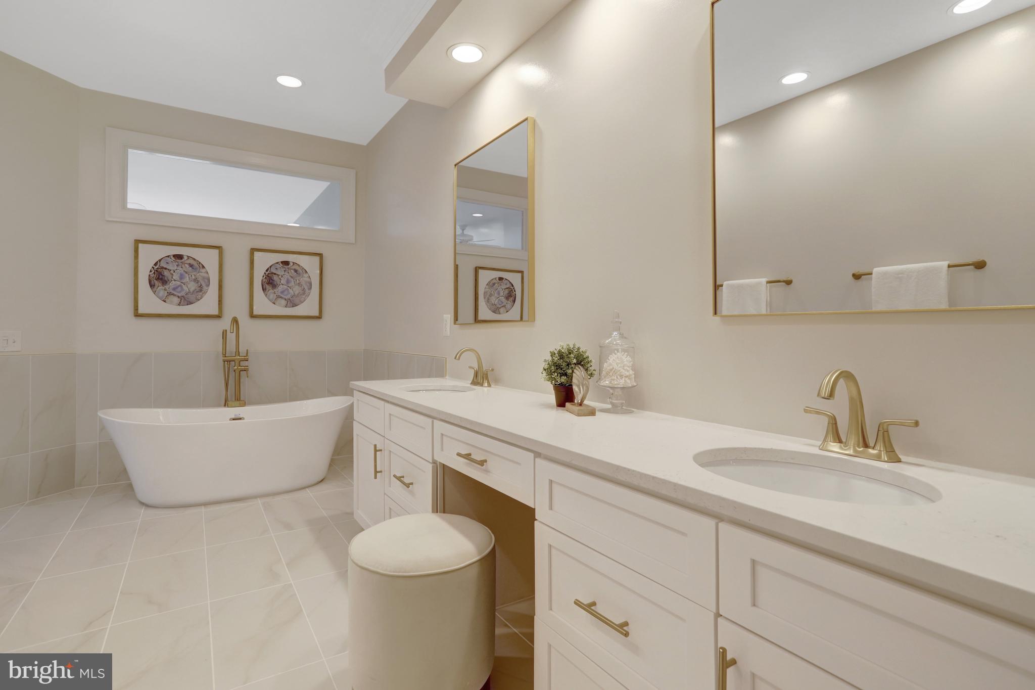 5252 WINTER VIEW DRIVE
