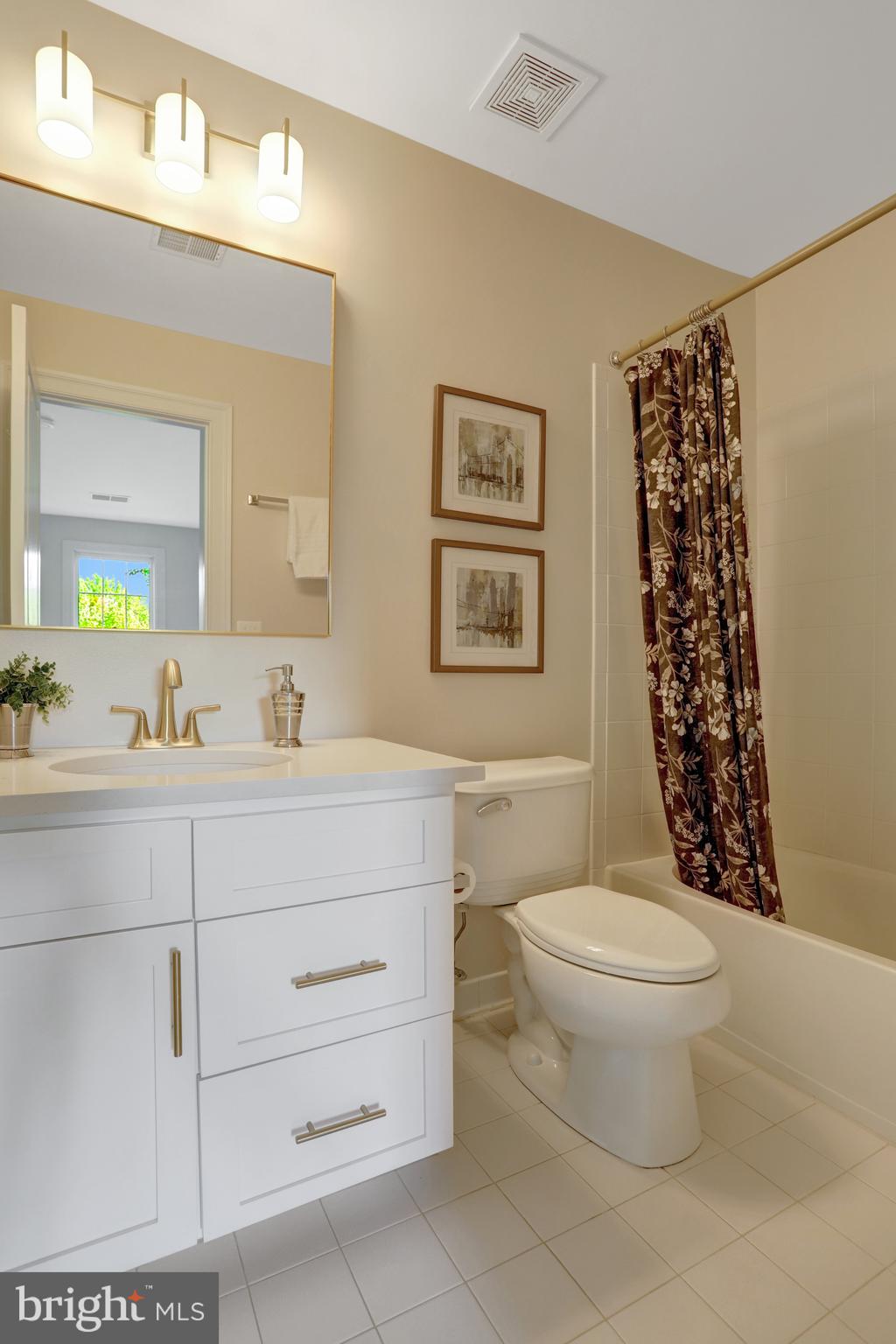 5252 WINTER VIEW DRIVE