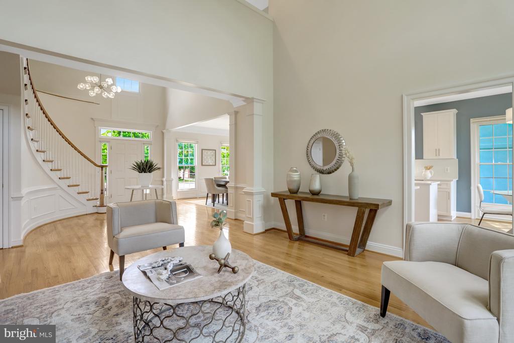 5252 WINTER VIEW DRIVE