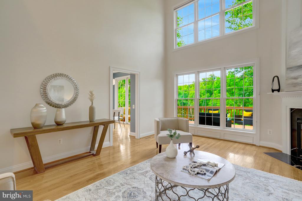 5252 WINTER VIEW DRIVE