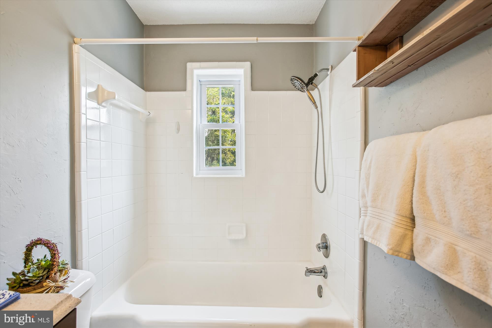 2237 FARRINGTON AVENUE 301