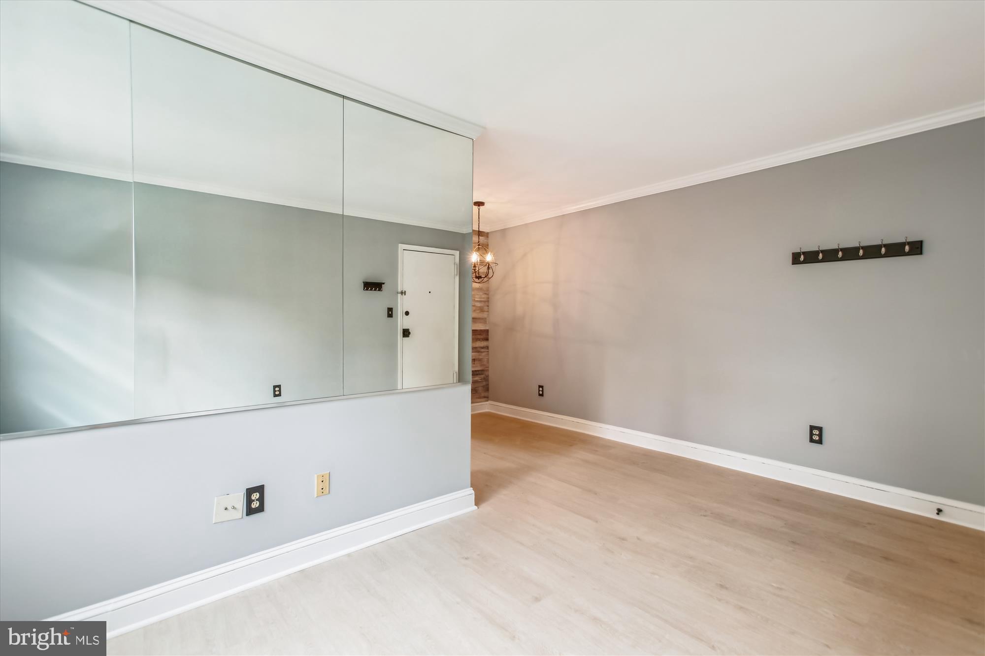 2237 FARRINGTON AVENUE 301