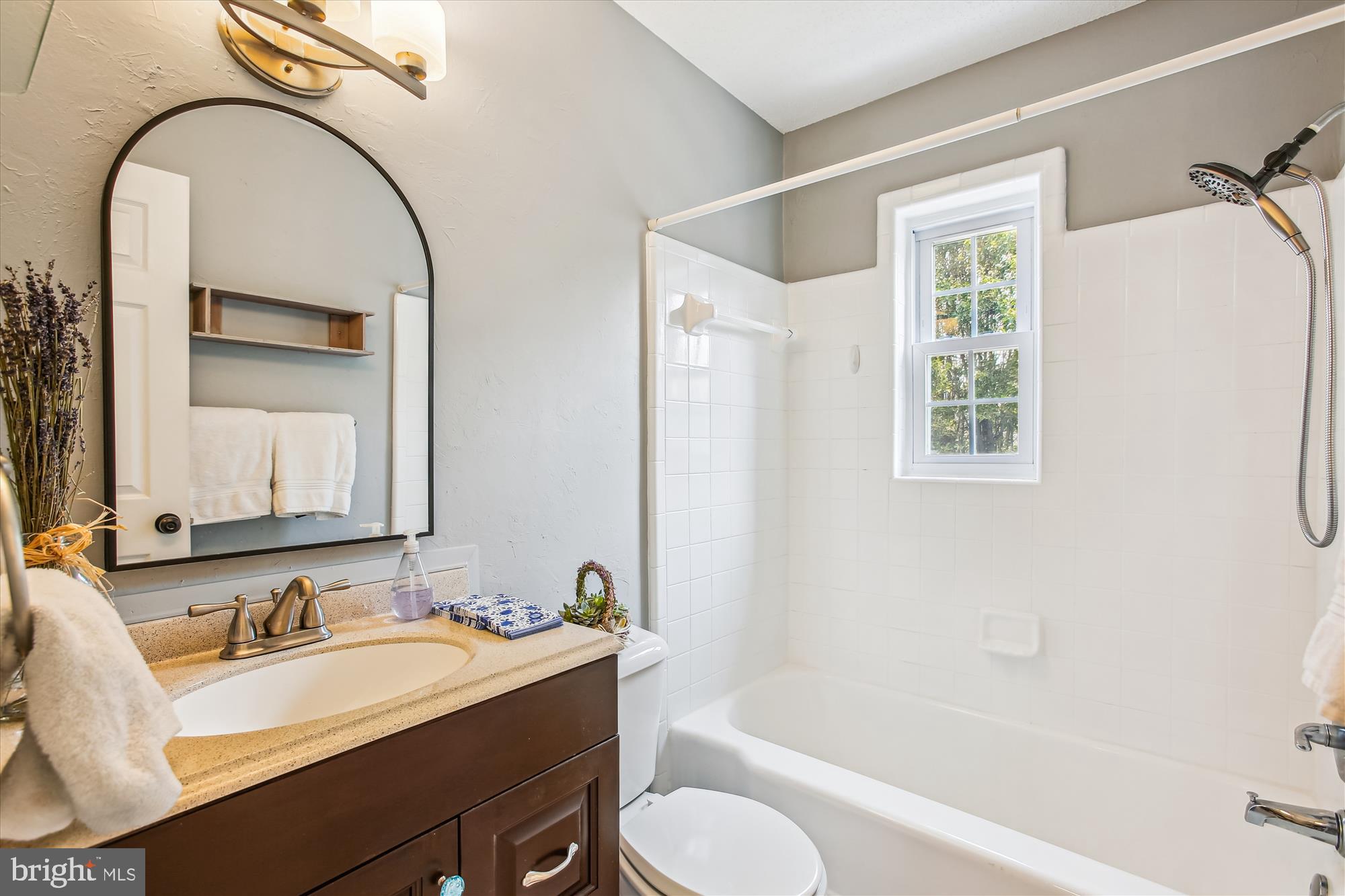 2237 FARRINGTON AVENUE 301