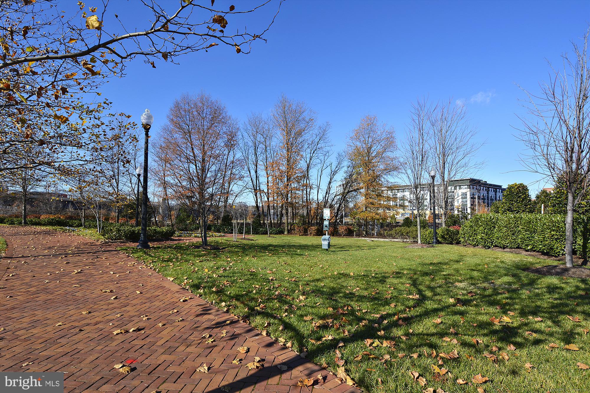 2237 FARRINGTON AVENUE 301