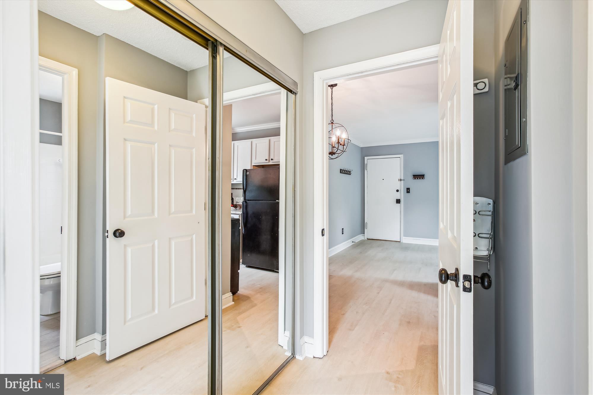 2237 FARRINGTON AVENUE 301