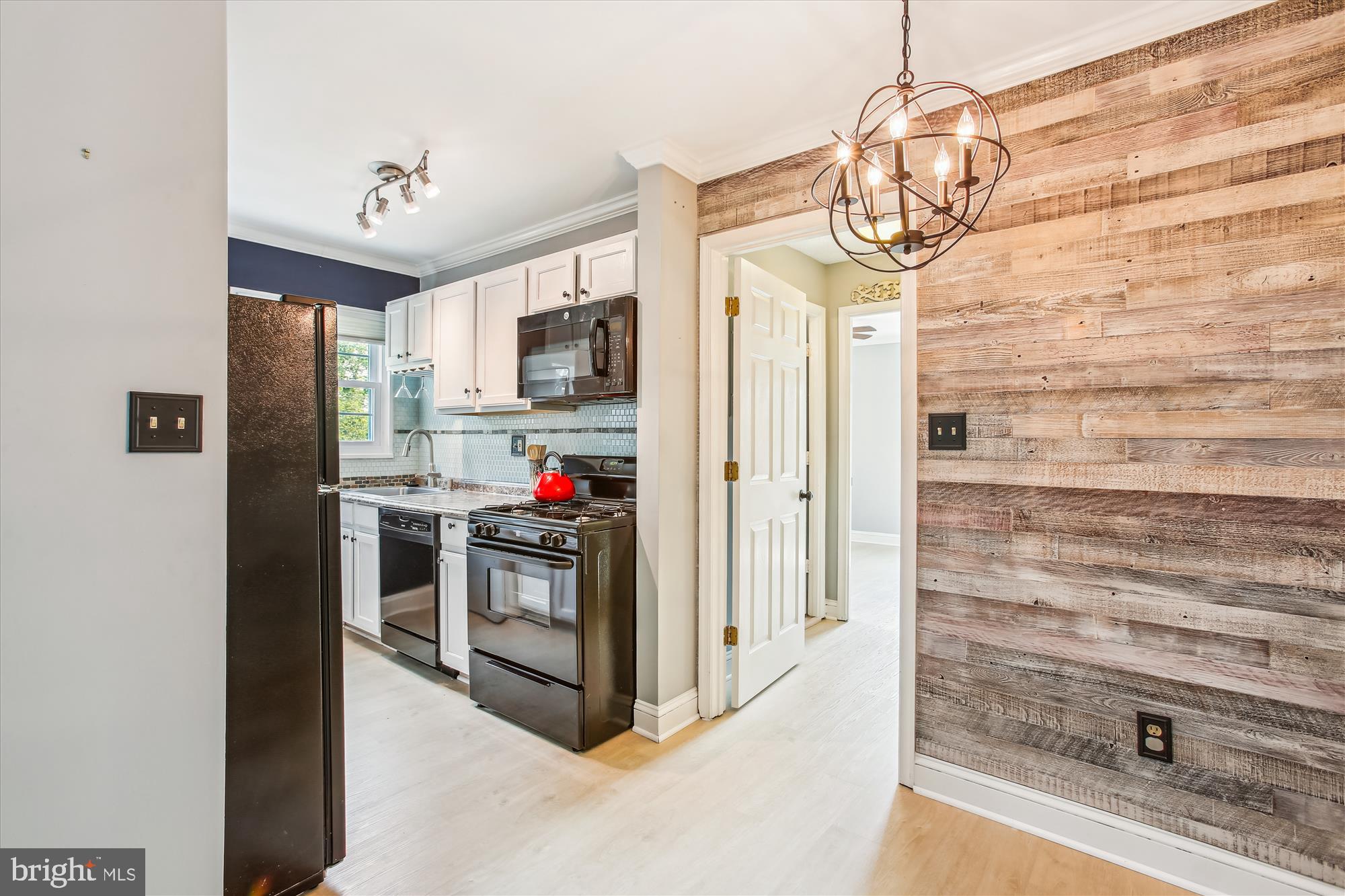 2237 FARRINGTON AVENUE 301