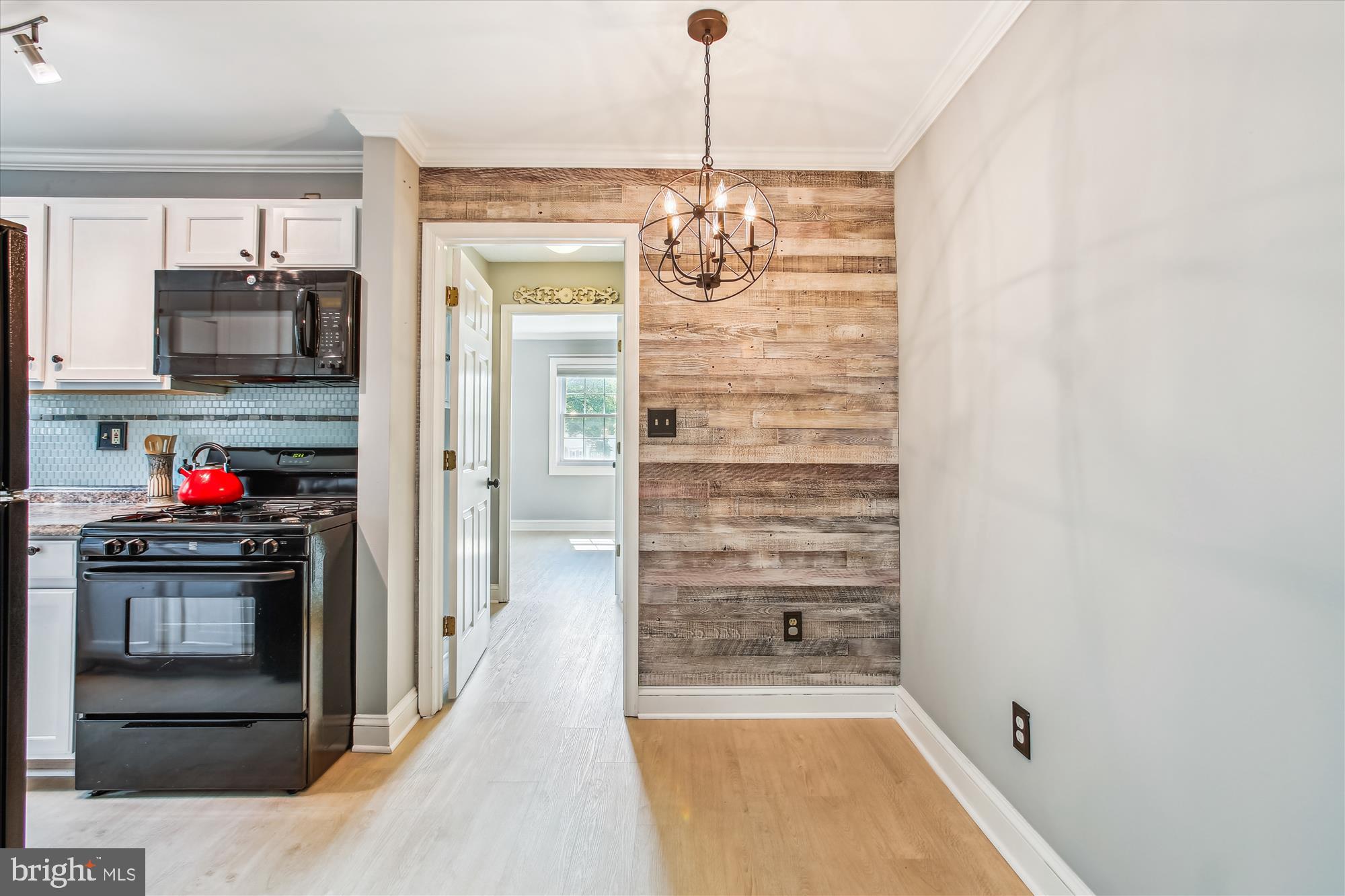 2237 FARRINGTON AVENUE 301