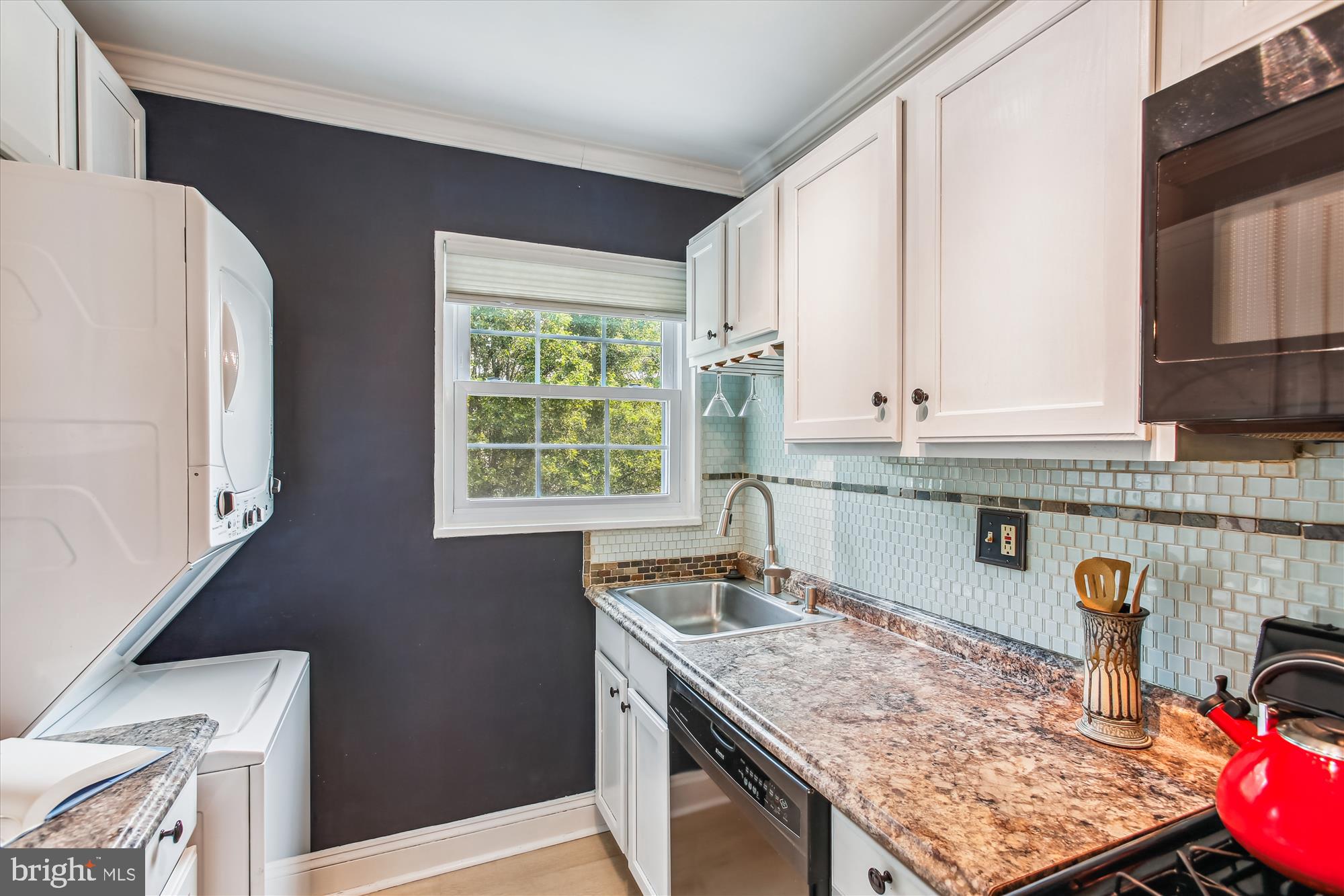 2237 FARRINGTON AVENUE 301