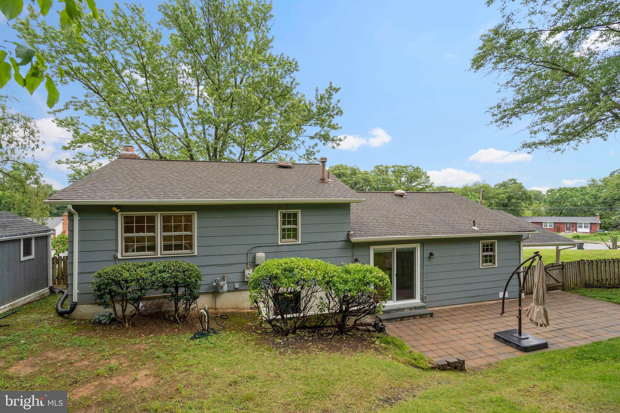 6218 THORNWOOD DRIVE