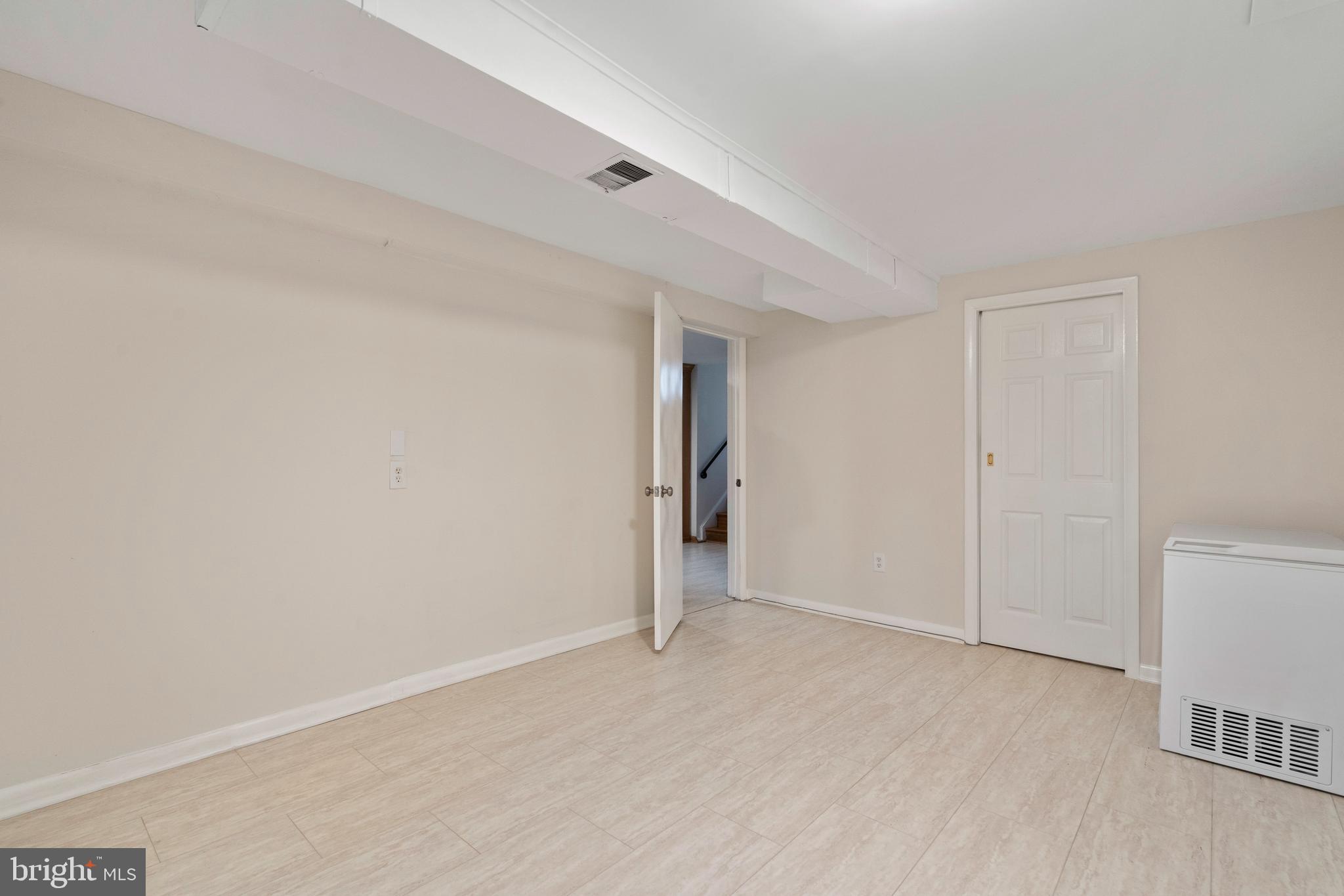 6218 THORNWOOD DRIVE
