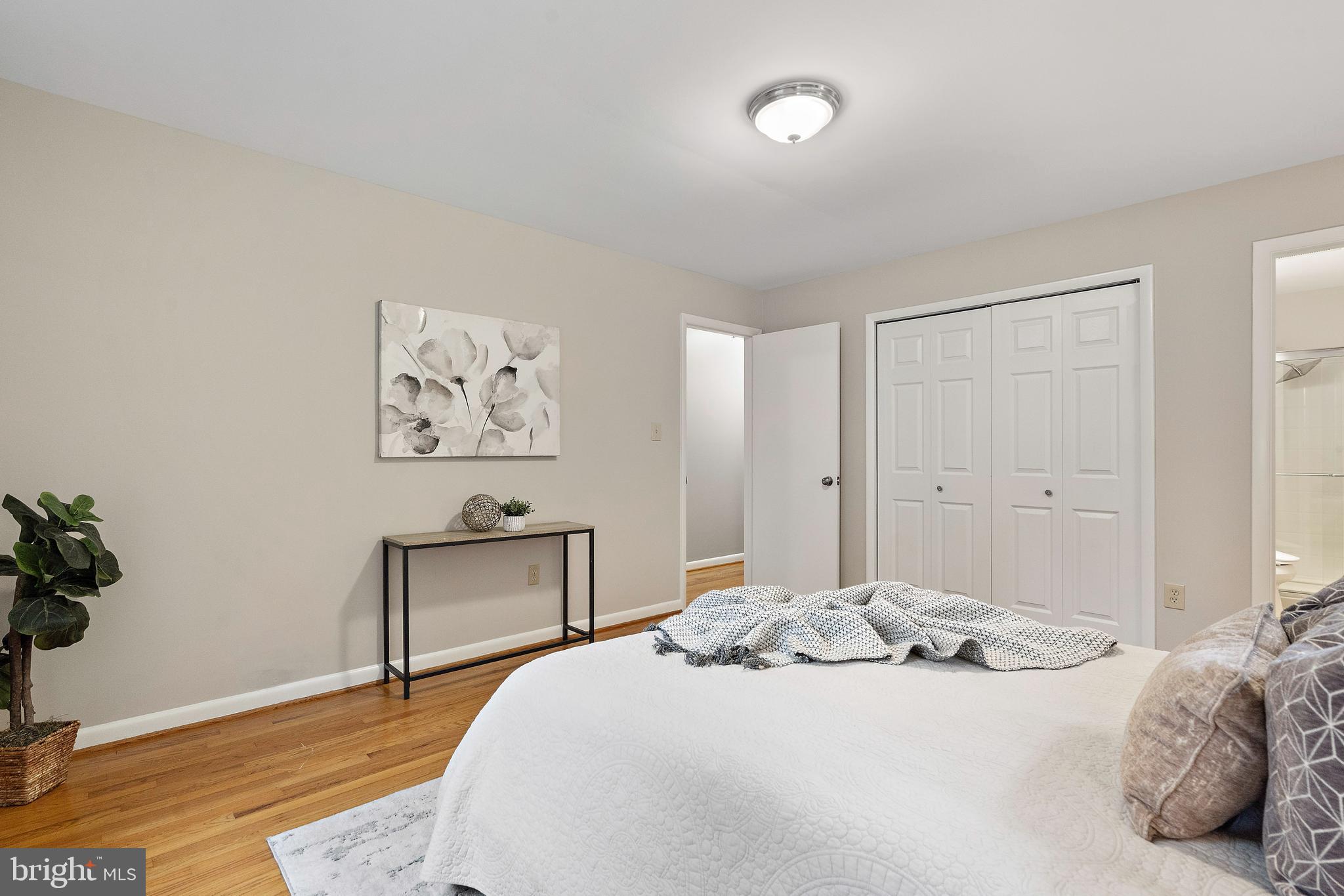 6218 THORNWOOD DRIVE