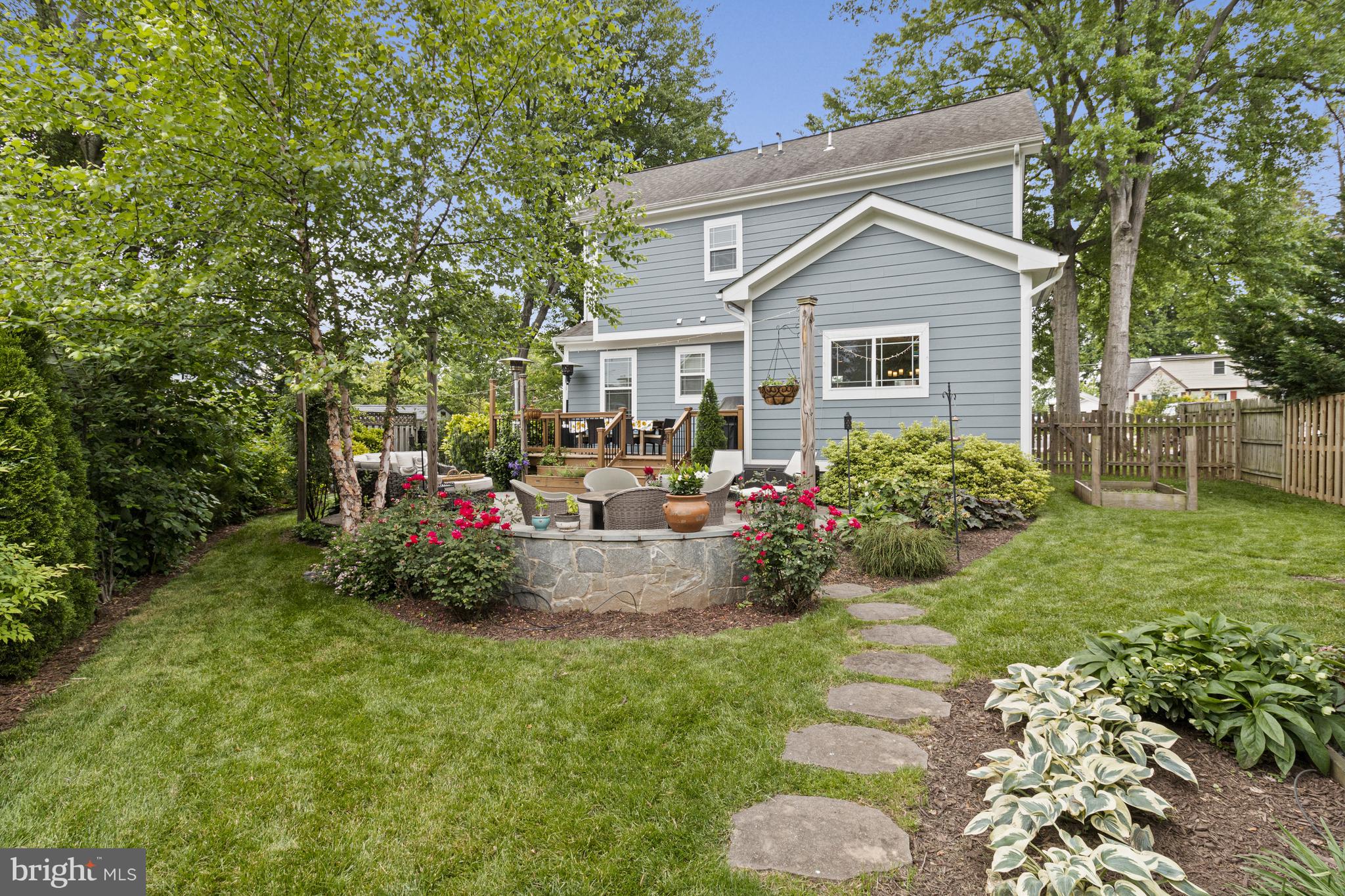 6716 WESTLAWN DRIVE