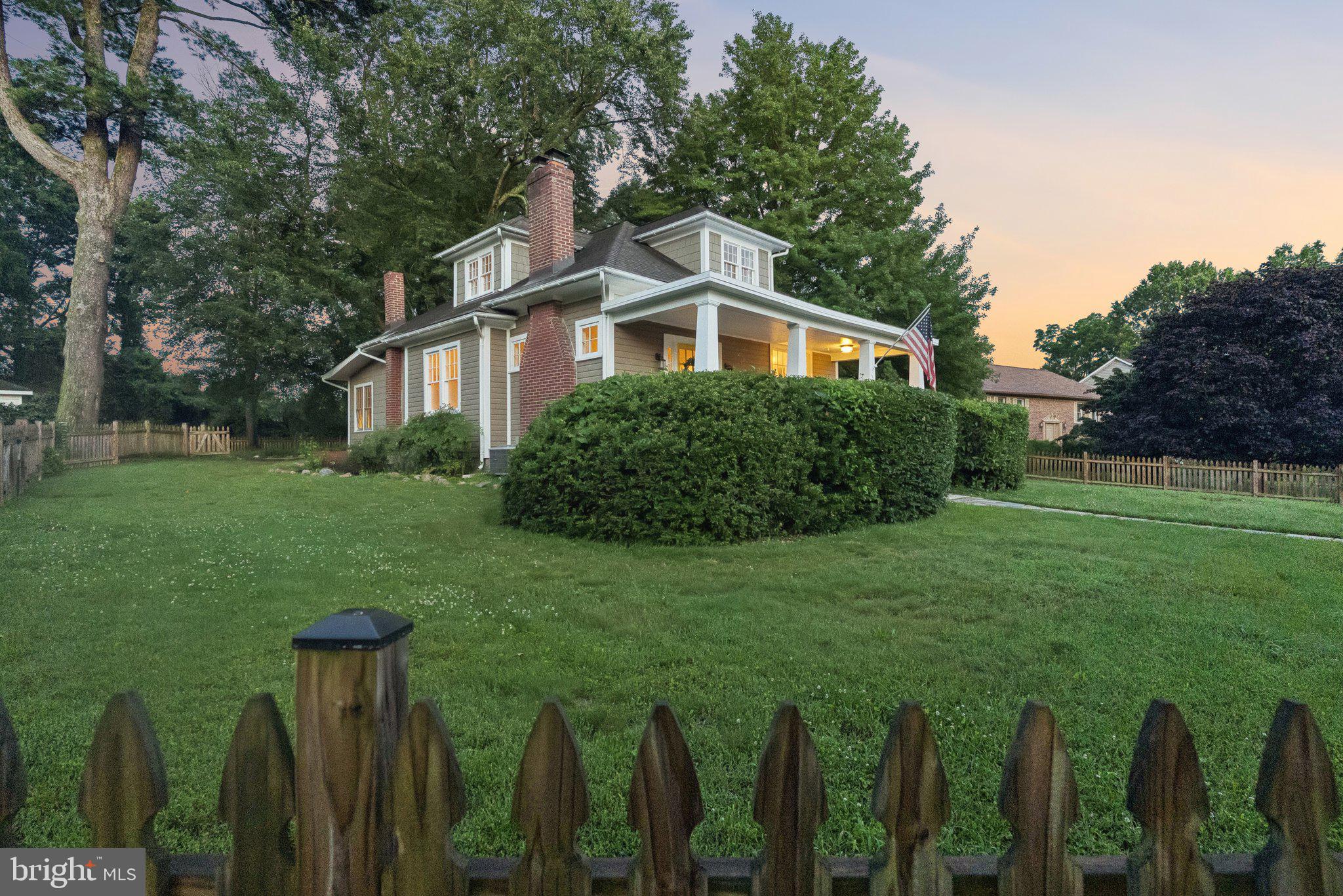 8201 FORT HUNT ROAD