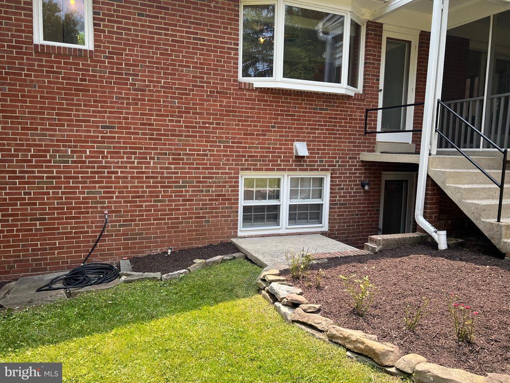 1446 COLLEEN LANE