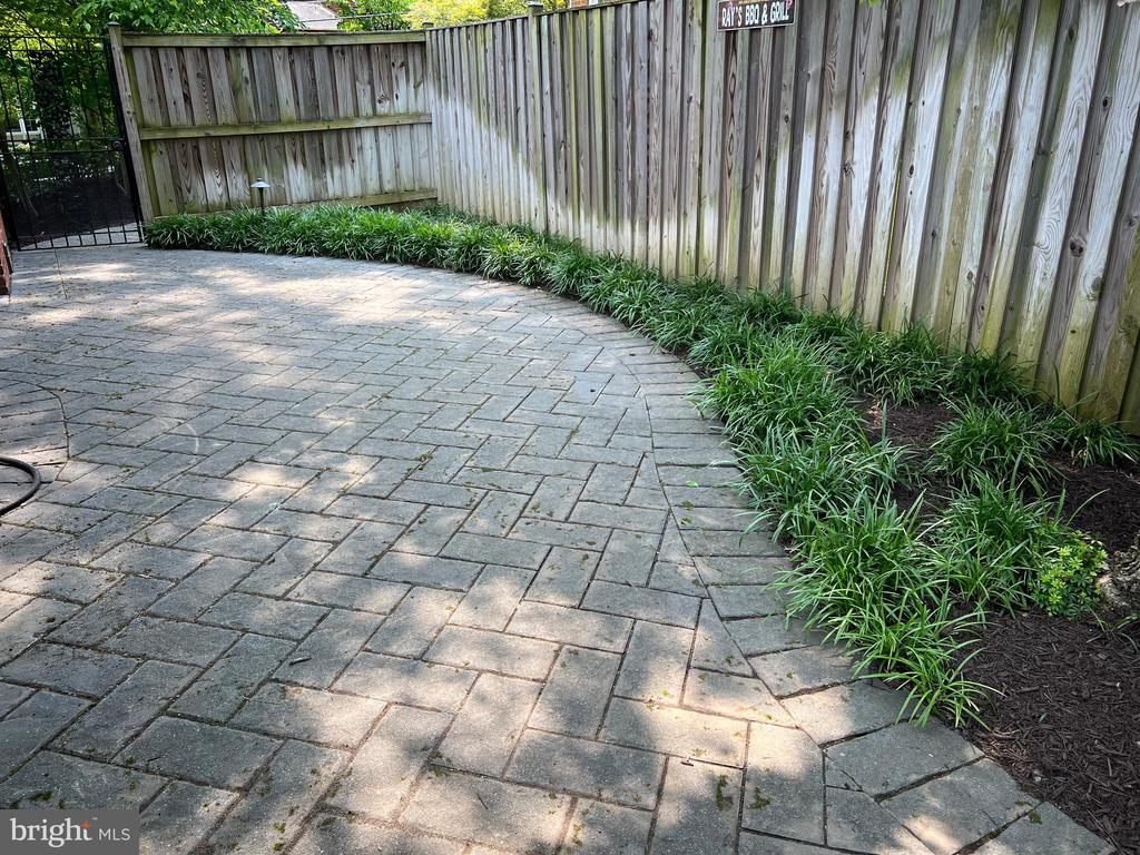 1446 COLLEEN LANE