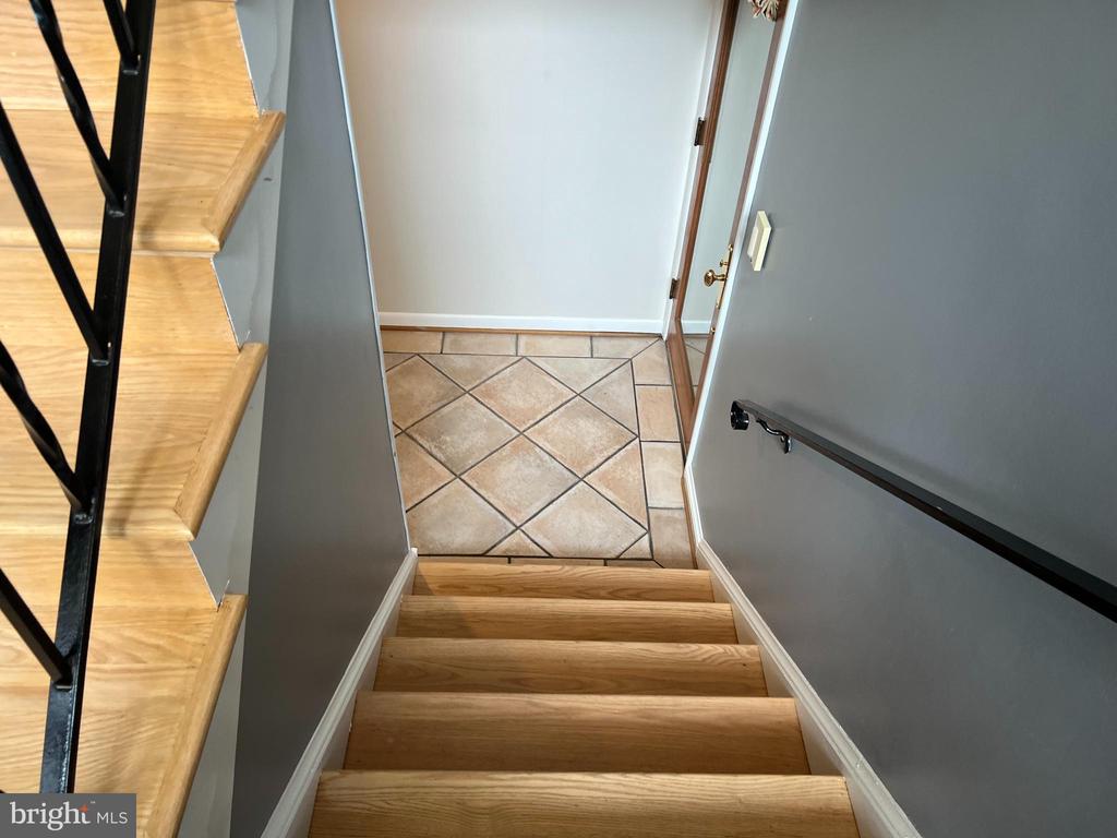 1446 COLLEEN LANE