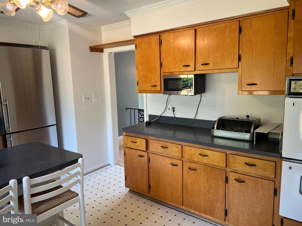 1446 COLLEEN LANE