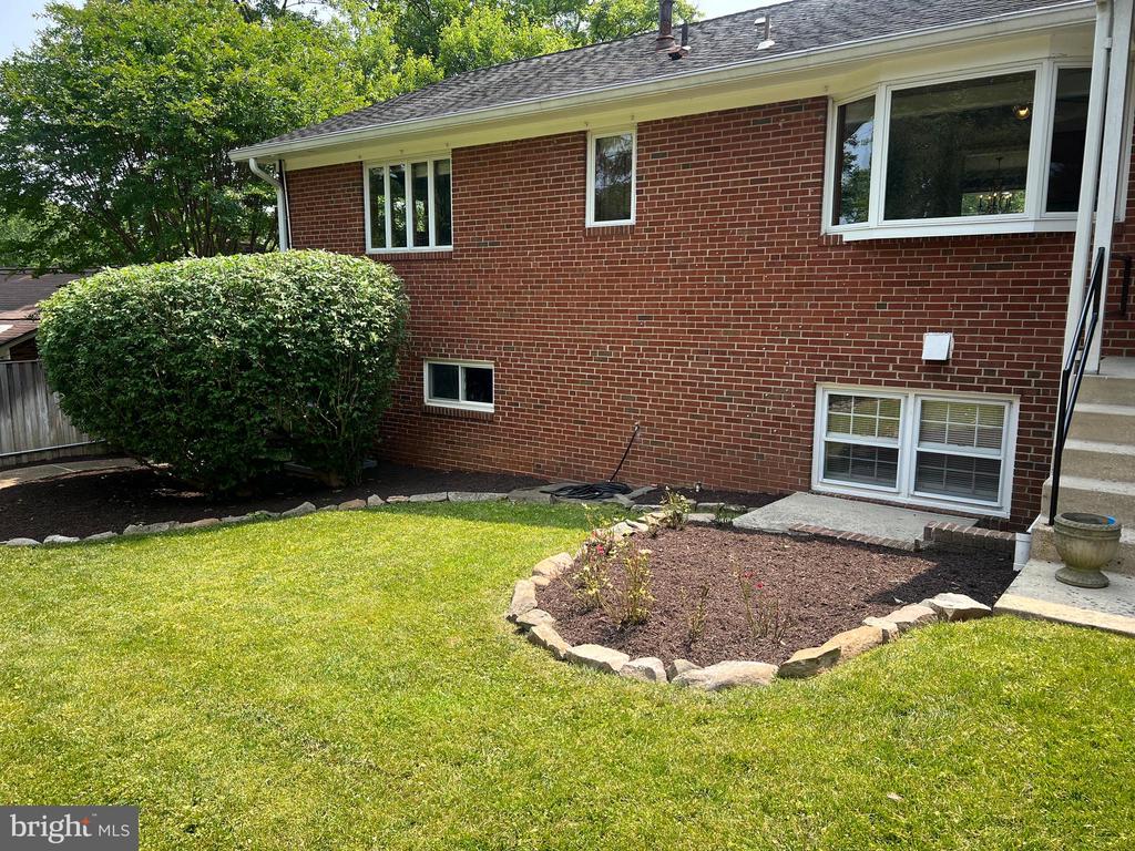 1446 COLLEEN LANE