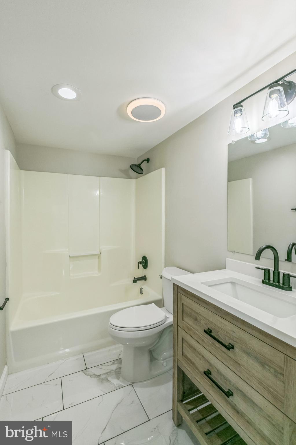 3800 POWELL LANE 802