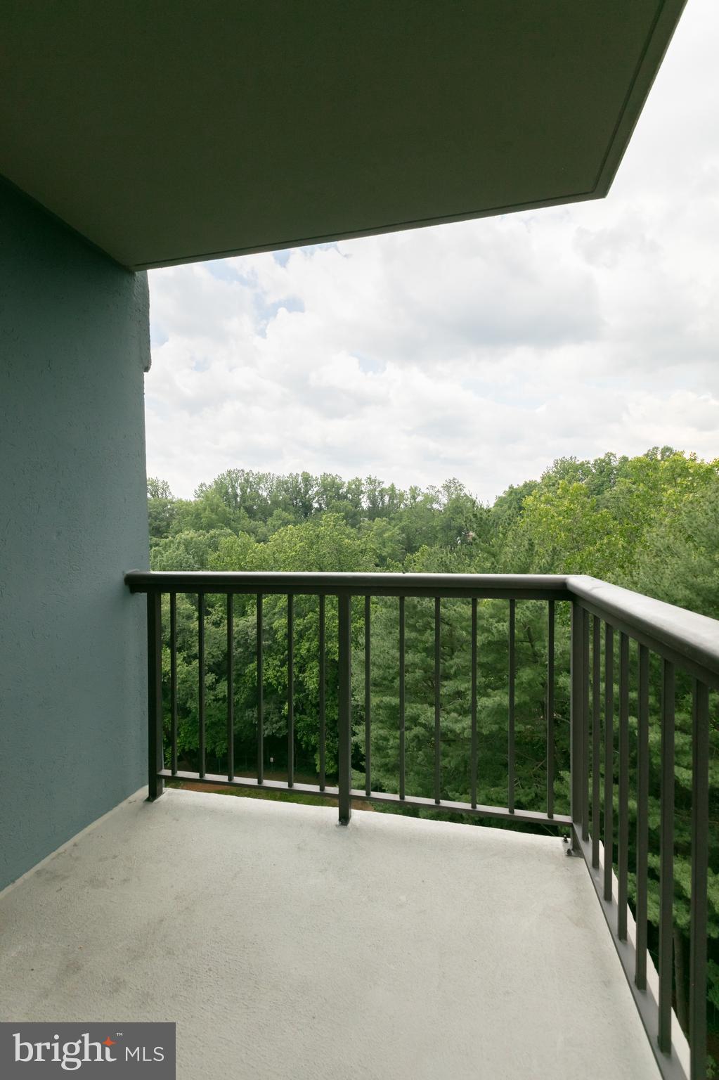 3800 POWELL LANE 802