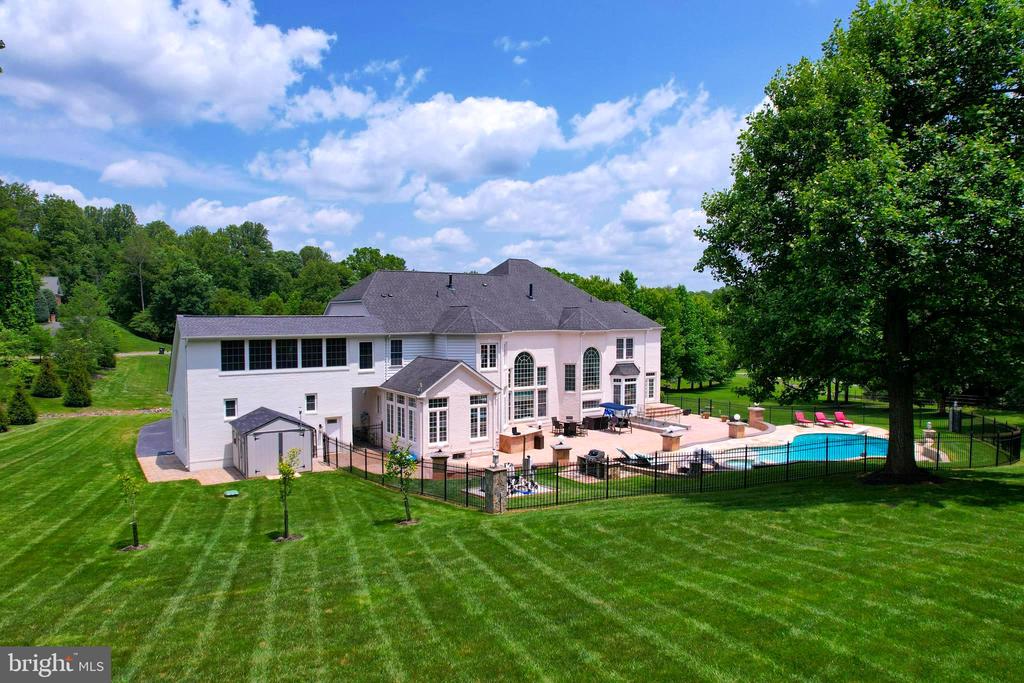 2506 COULTER LANE