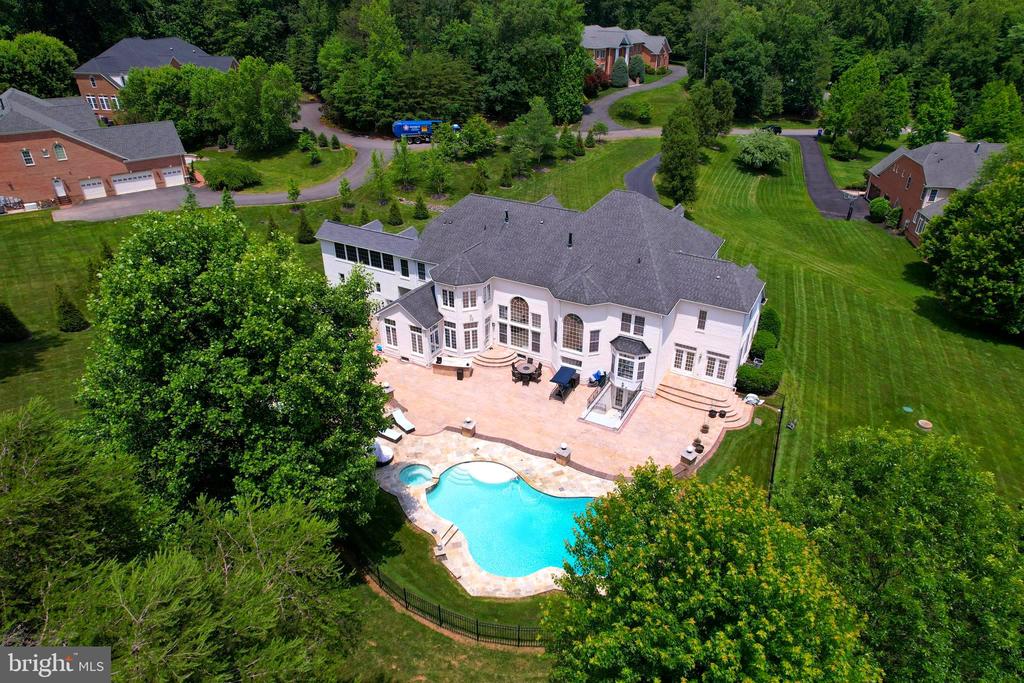 2506 COULTER LANE