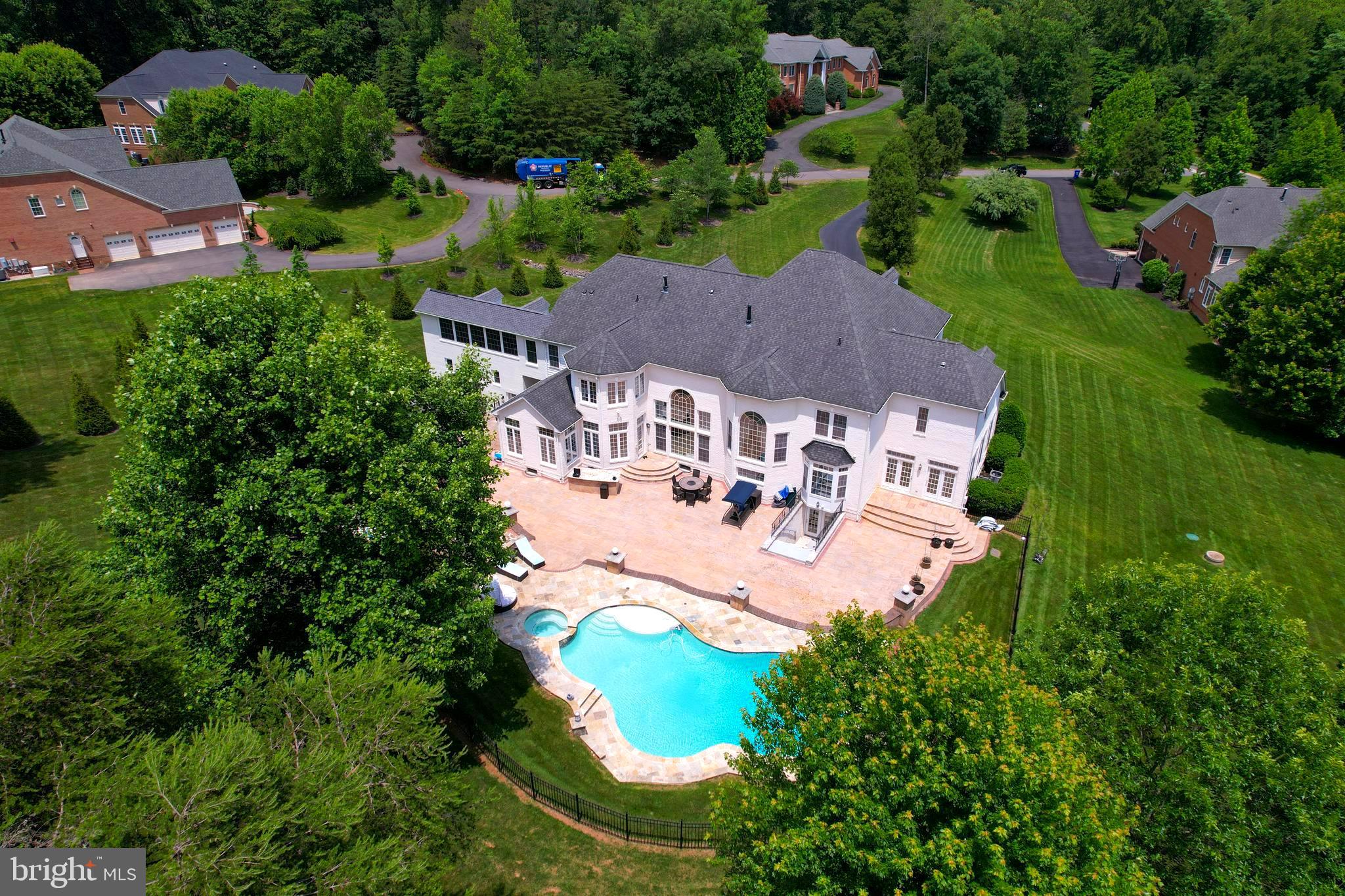 2506 COULTER LANE