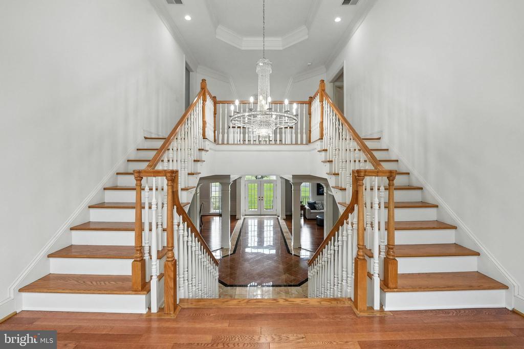 2506 COULTER LANE