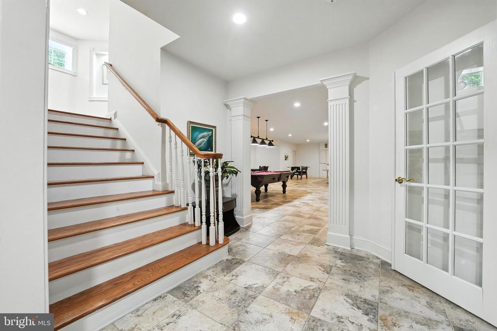 2506 COULTER LANE