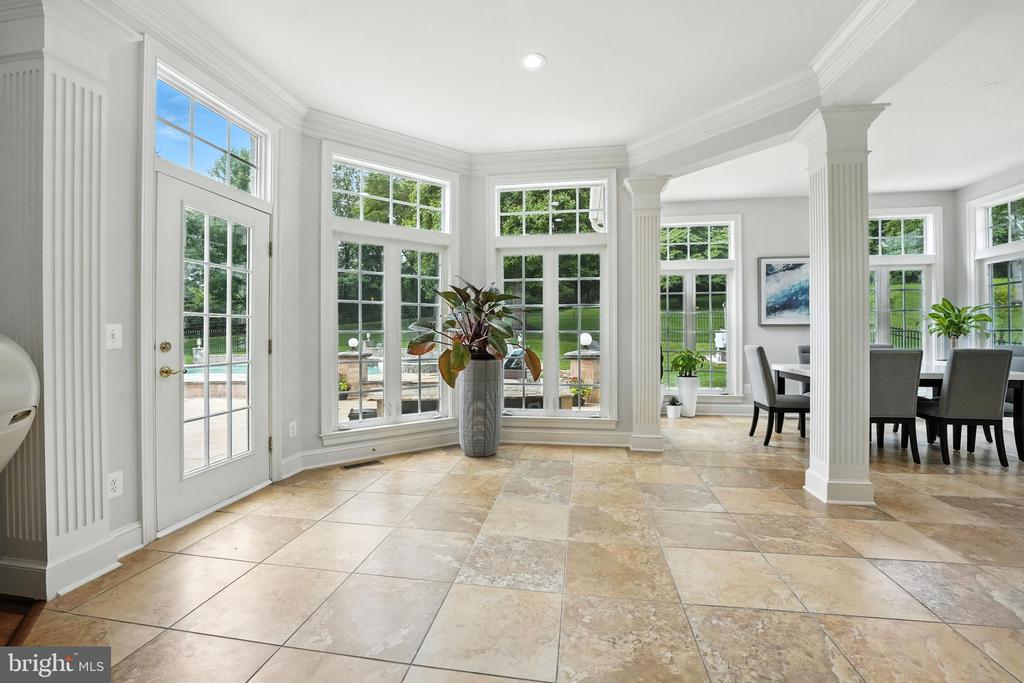 2506 COULTER LANE
