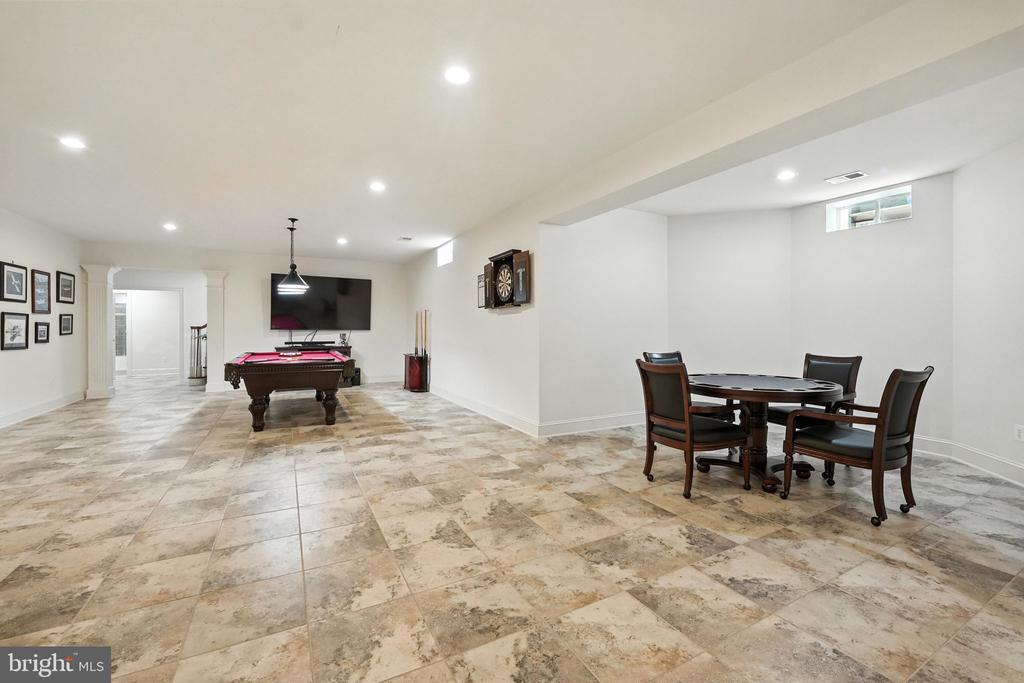 2506 COULTER LANE