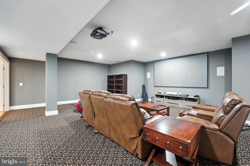 2506 COULTER LANE