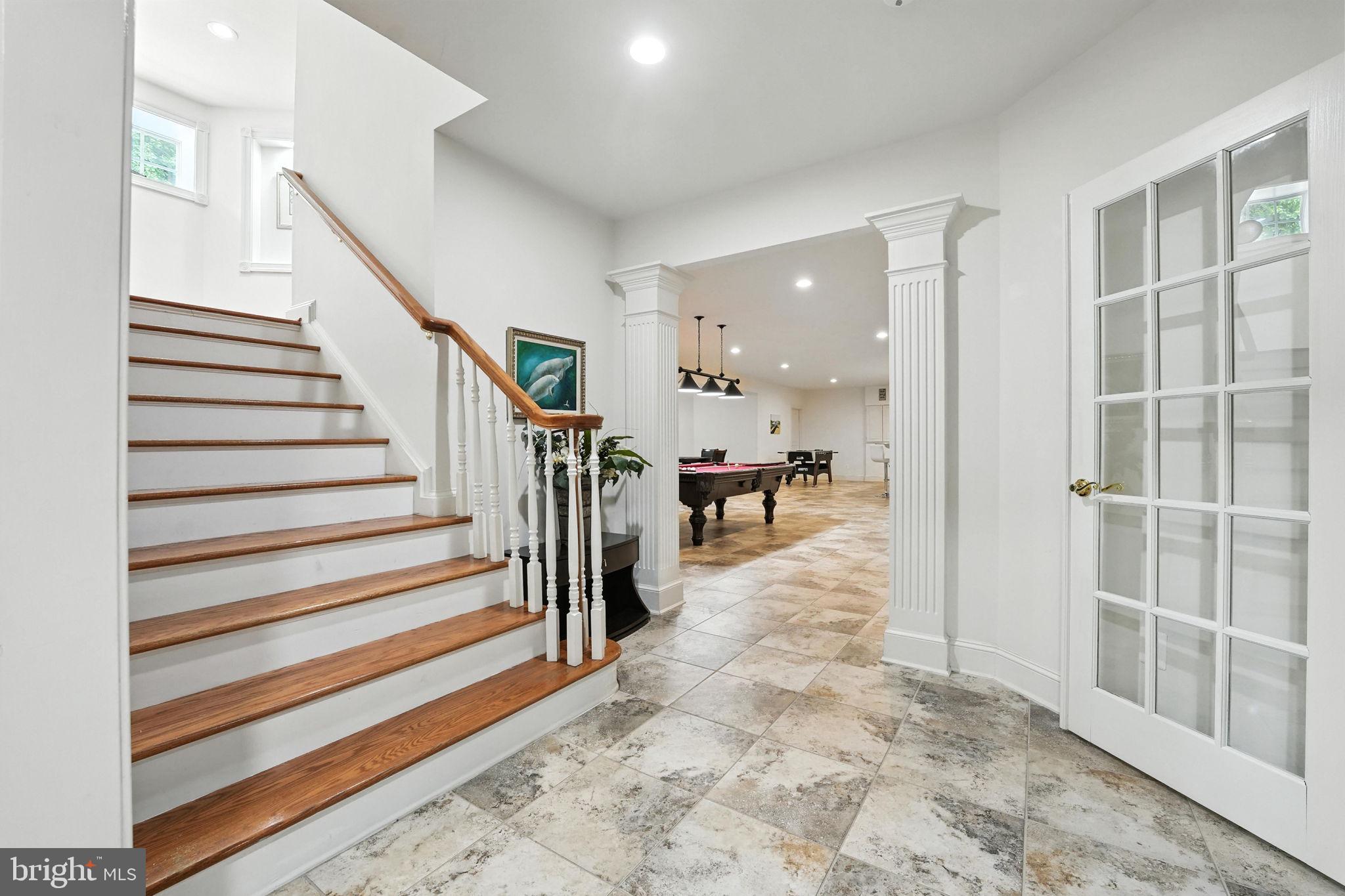 2506 COULTER LANE