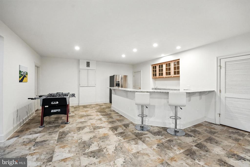 2506 COULTER LANE