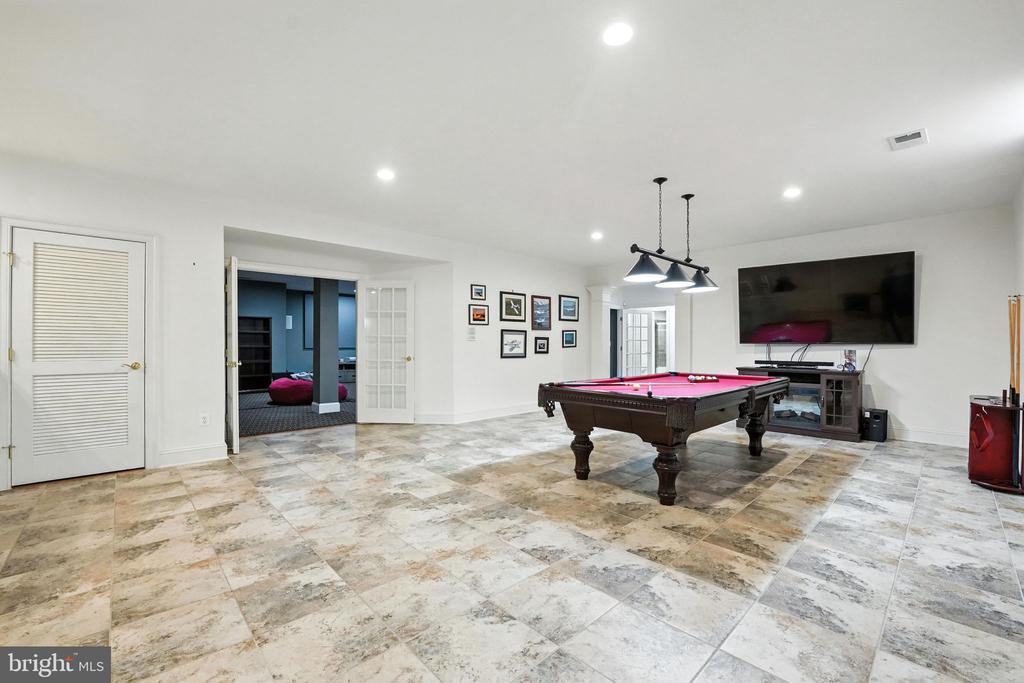 2506 COULTER LANE