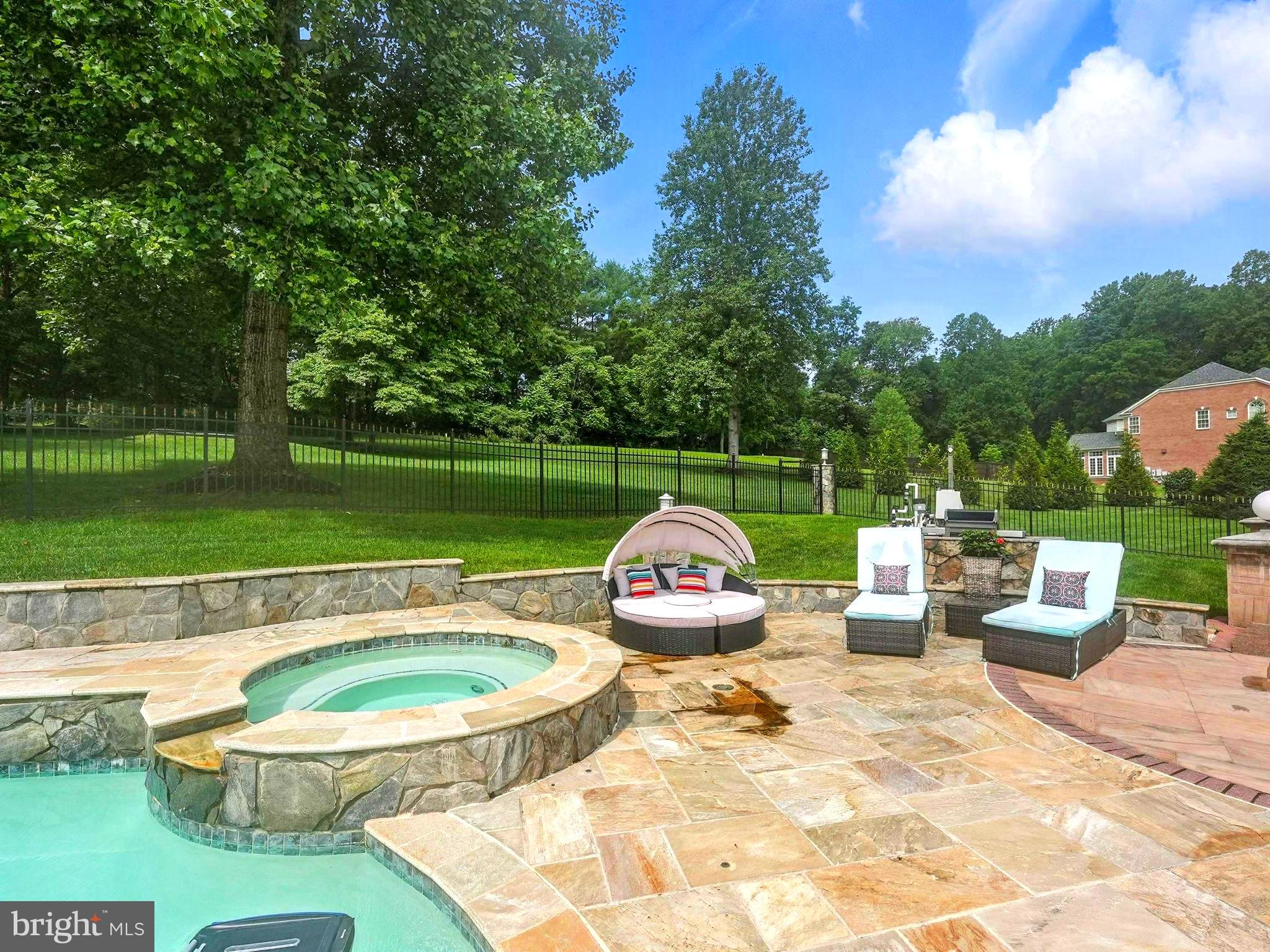 2506 COULTER LANE