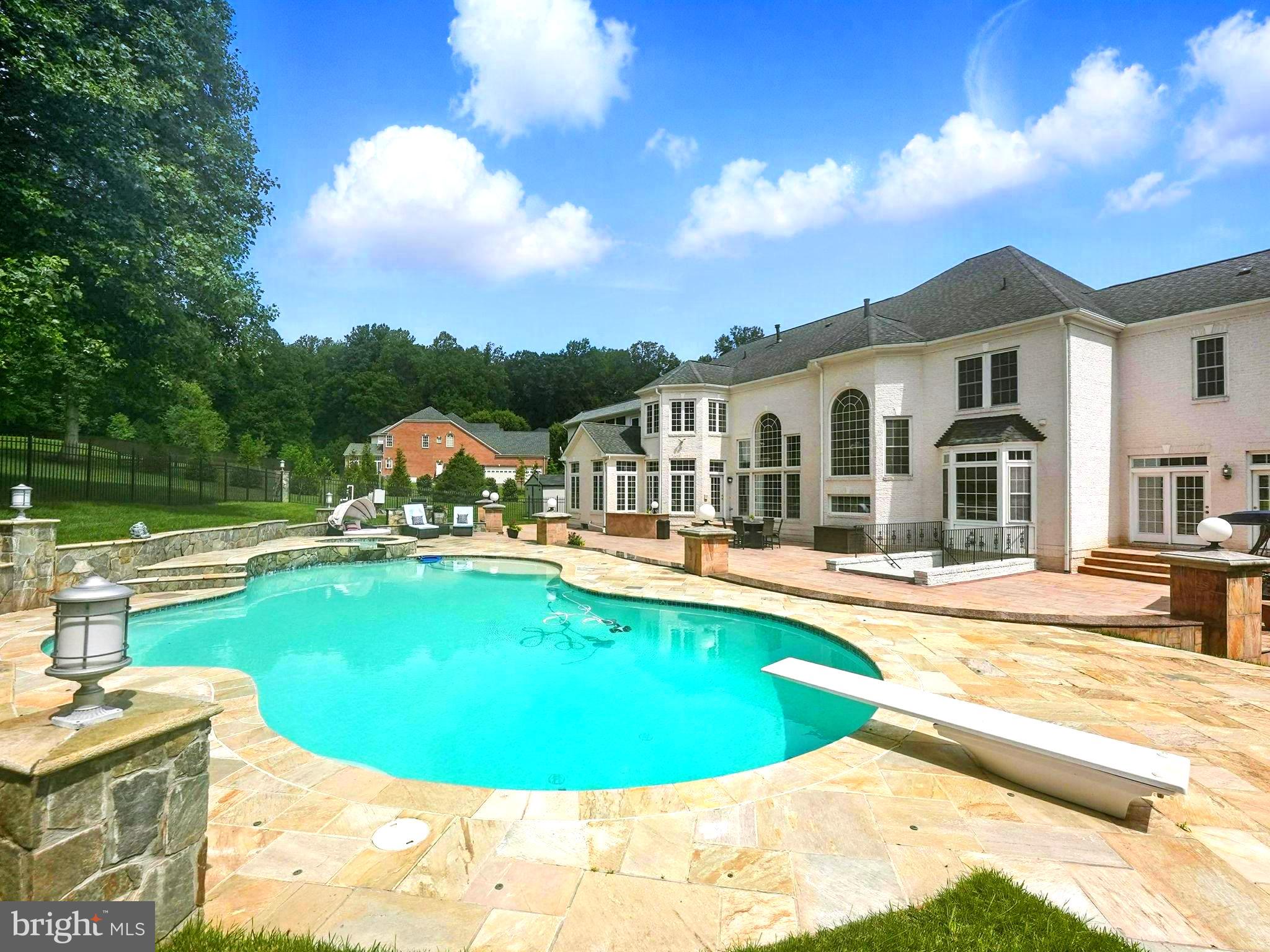 2506 COULTER LANE