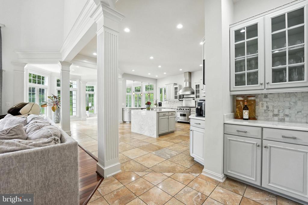 2506 COULTER LANE