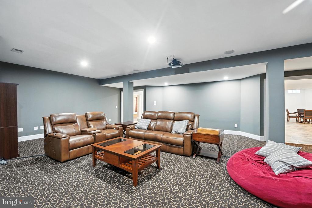 2506 COULTER LANE