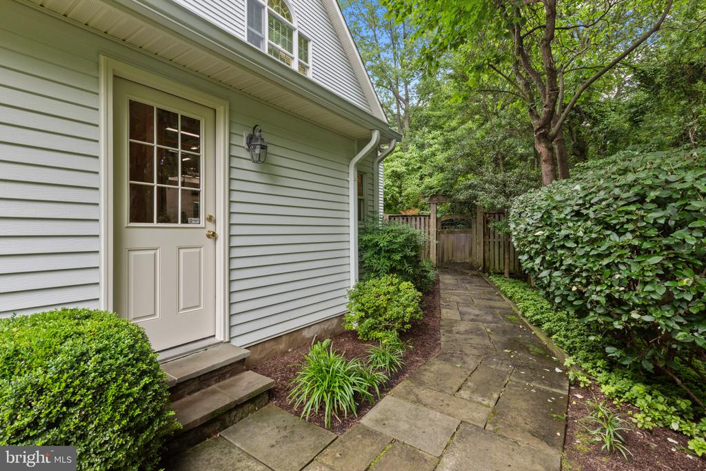 13893 WALNEY PARK DRIVE