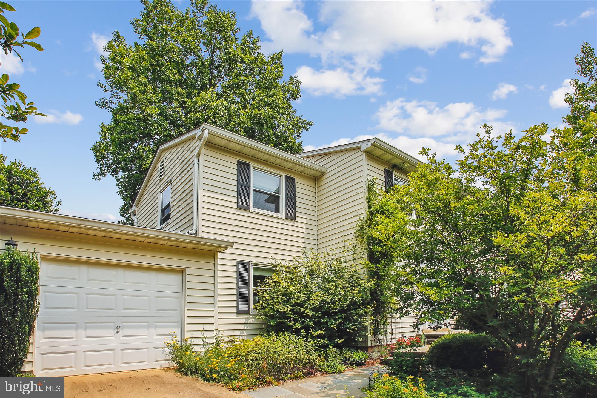 3030 STEVEN MARTIN DRIVE
