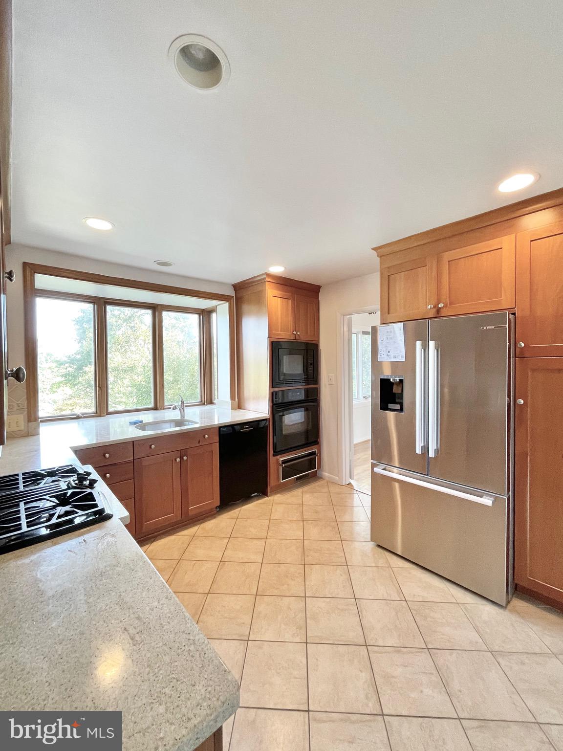 8350 ORANGE COURT