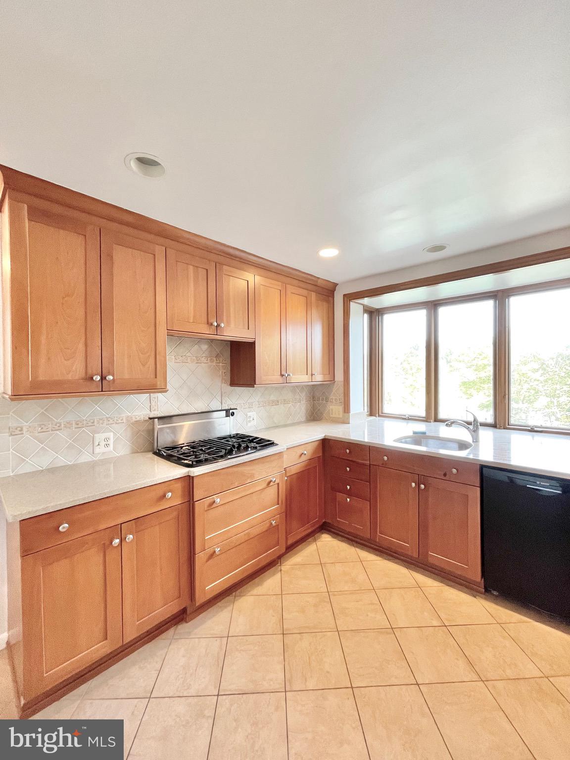 8350 ORANGE COURT