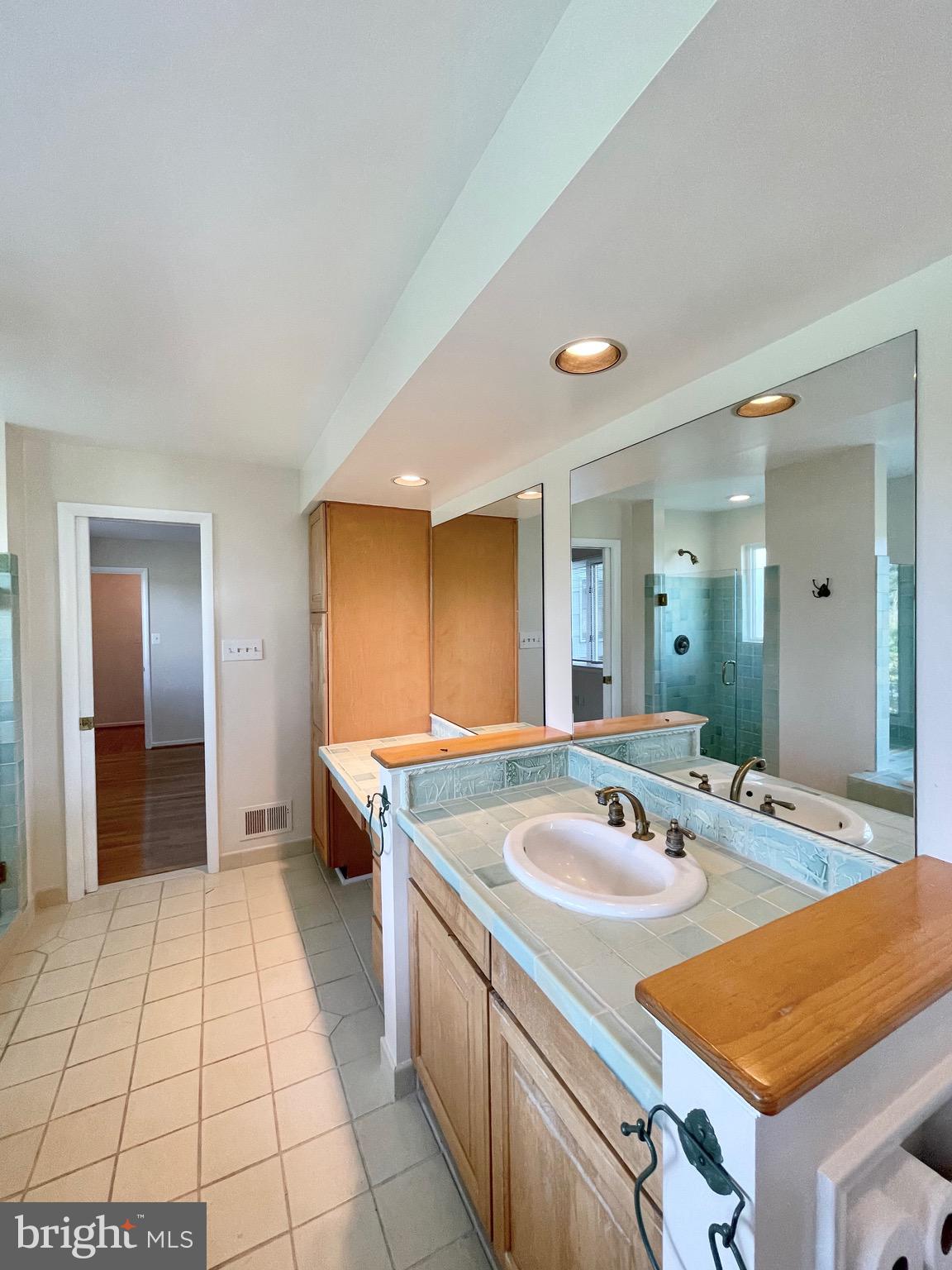 8350 ORANGE COURT