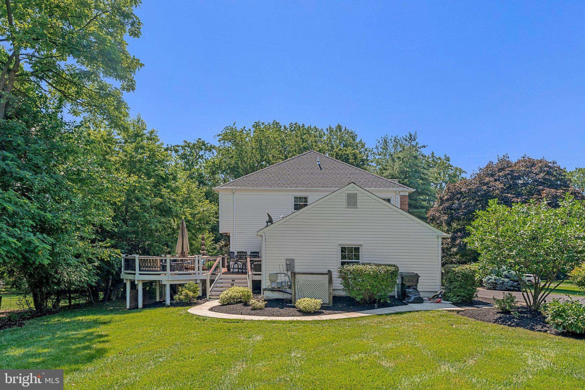 2707 EAST RIDGE COURT
