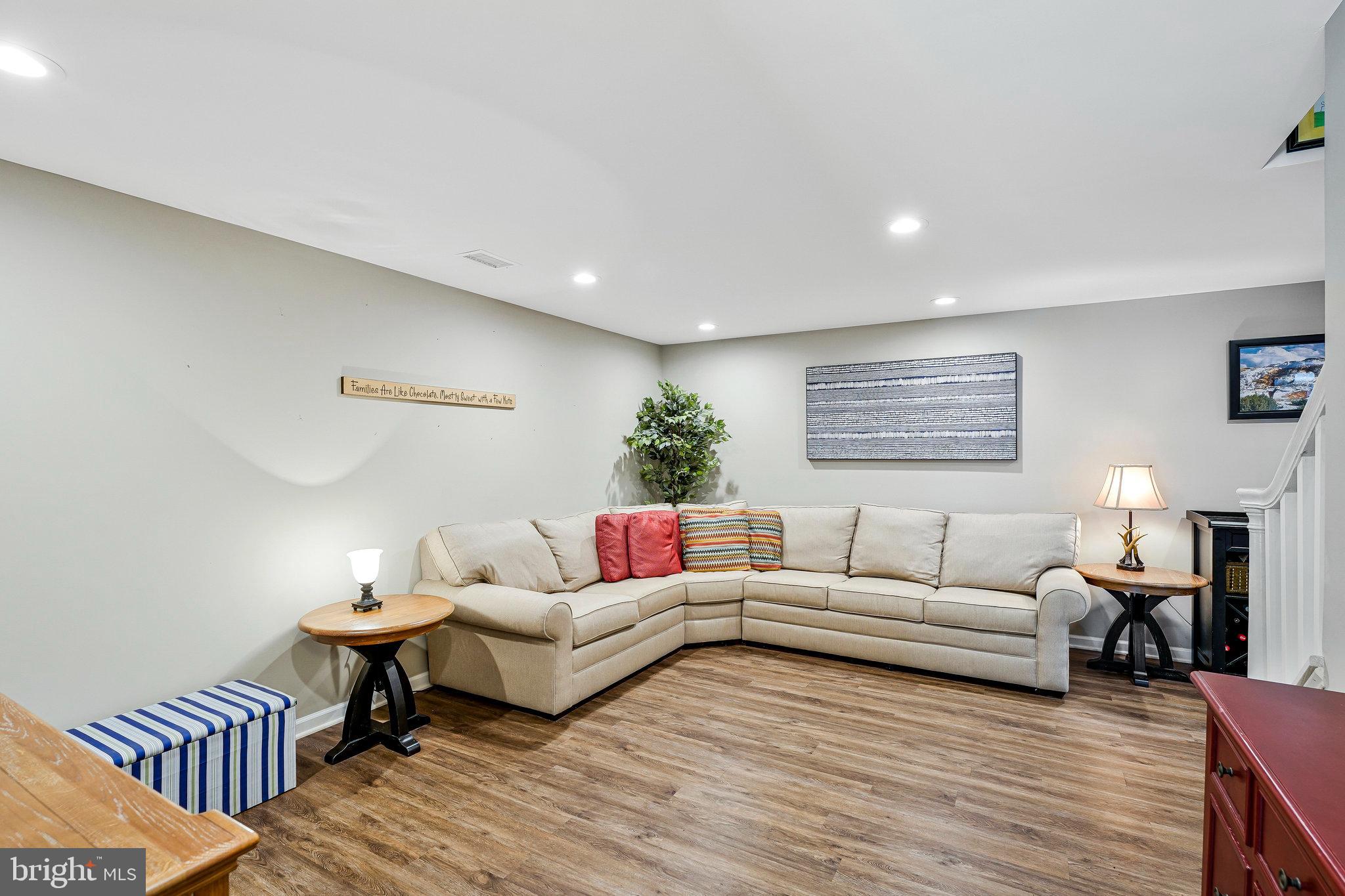 2707 EAST RIDGE COURT